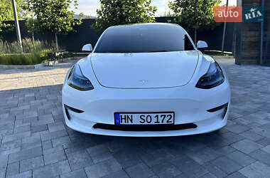 Седан Tesla Model 3 2023 в 