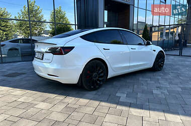 Седан Tesla Model 3 2023 в 