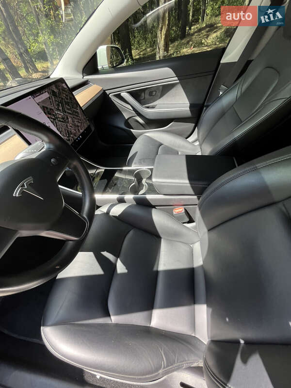 Седан Tesla Model 3 2019 в Запорожье