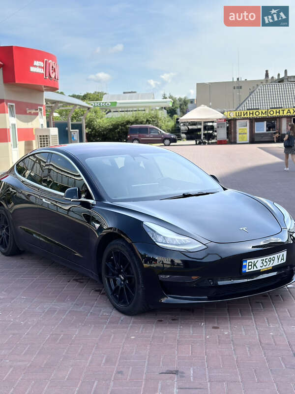 Седан Tesla Model 3 2018 в Рівному фото Седан Tesla Model 3 2018 в Рівному