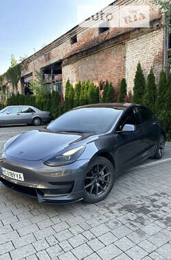 Седан Tesla Model 3 2021 в Львове