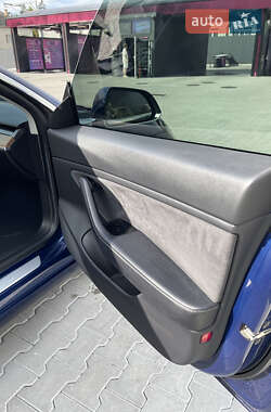 Седан Tesla Model 3 2018 в 
