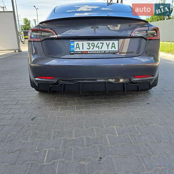 Седан Tesla Model 3 2021 в Ірпені