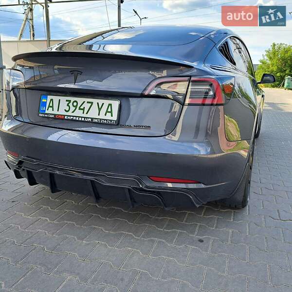 Седан Tesla Model 3 2021 в Ірпені