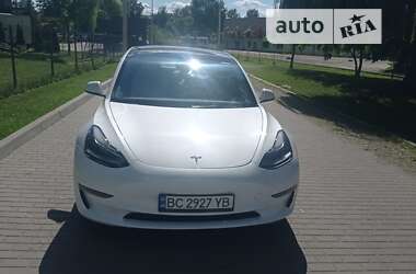 Седан Tesla Model 3 2023 в Львове