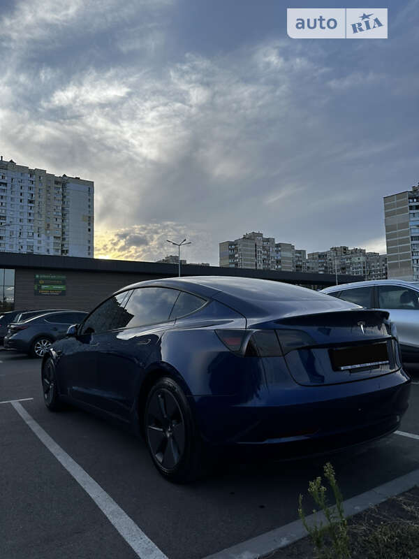 Седан Tesla Model 3 2021 в Киеве