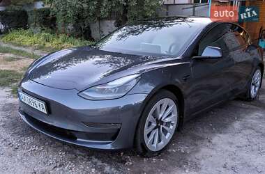 Седан Tesla Model 3 2021 в 