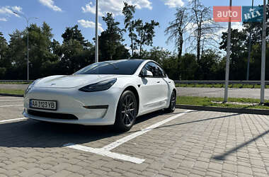 Седан Tesla Model 3 2020 в Києві