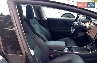 Седан Tesla Model 3 2019 в 