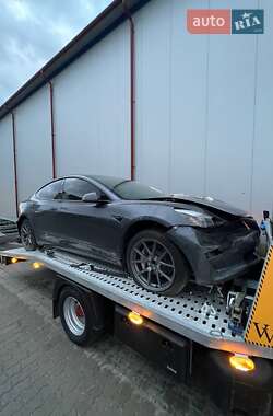 Седан Tesla Model 3 2022 в 