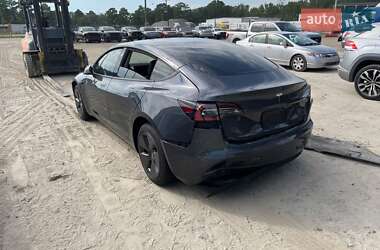 Седан Tesla Model 3 2022 в 