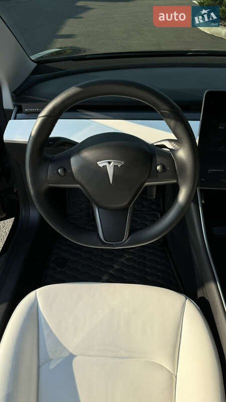 Седан Tesla Model 3 2019 в Днепре