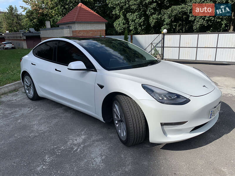 Седан Tesla Model 3 2020 в Тернополе