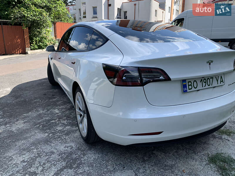 Седан Tesla Model 3 2020 в Тернополе