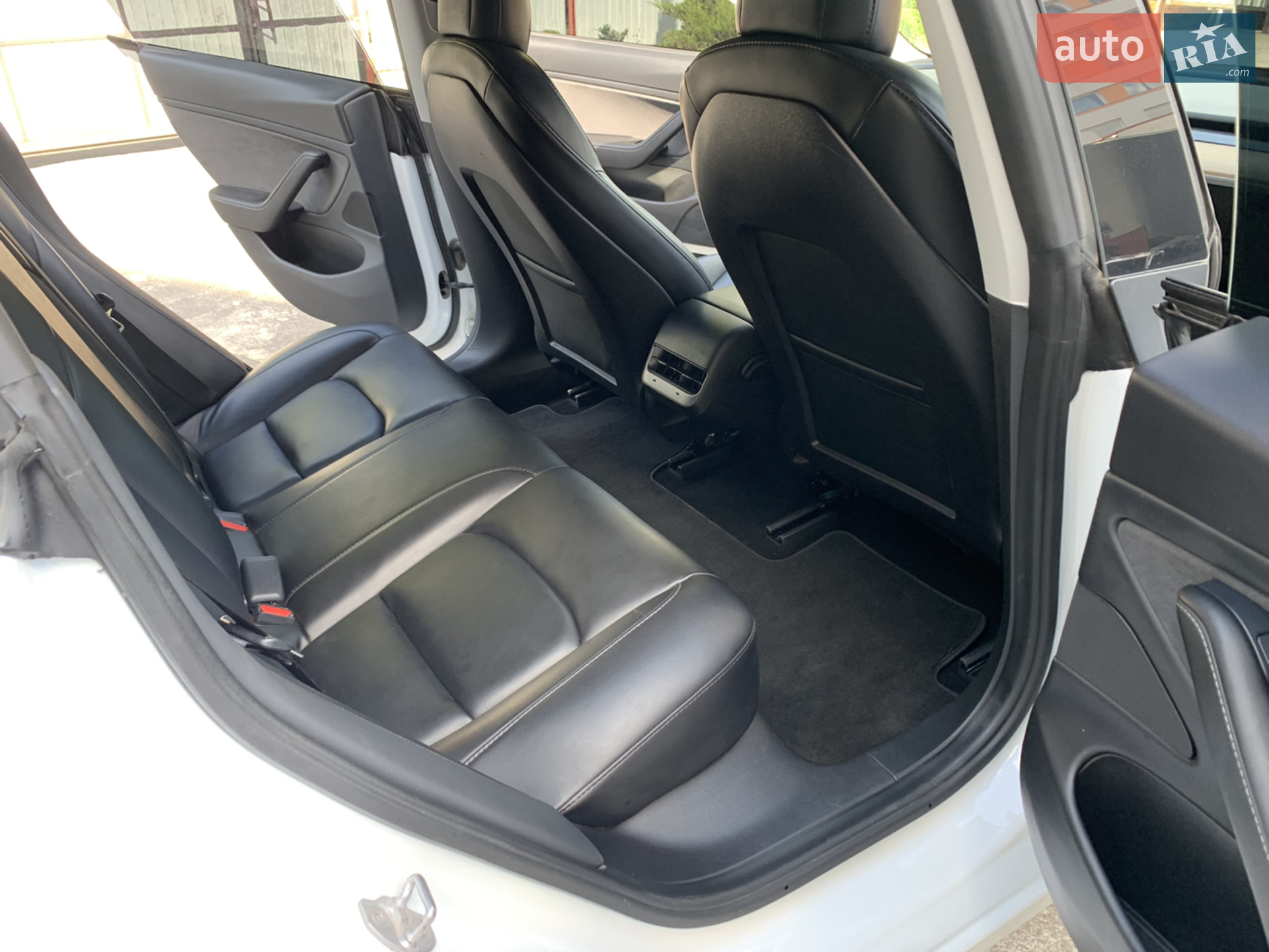 2020 Tesla Model 3 - мініатюра 13