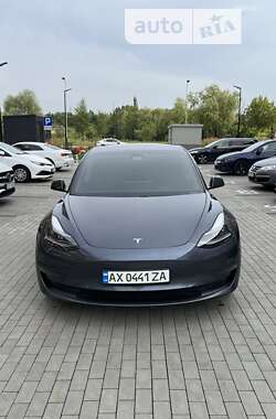 Седан Tesla Model 3 2021 в 