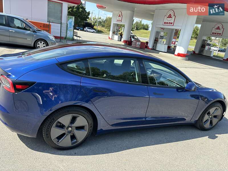 Седан Tesla Model 3 2022 в Днепре
