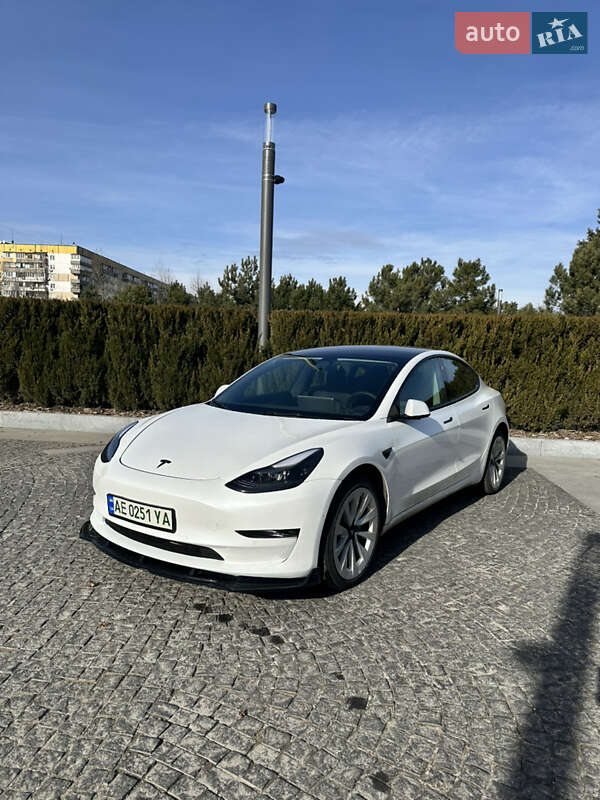 Седан Tesla Model 3 2022 в Днепре