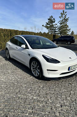 Седан Tesla Model 3 2022 в Днепре