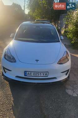 Седан Tesla Model 3 2022 в Днепре