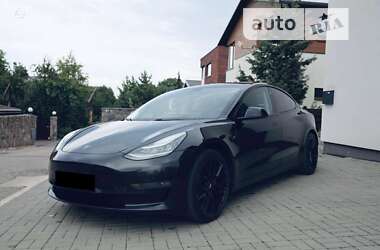 Седан Tesla Model 3 2018 в Львове