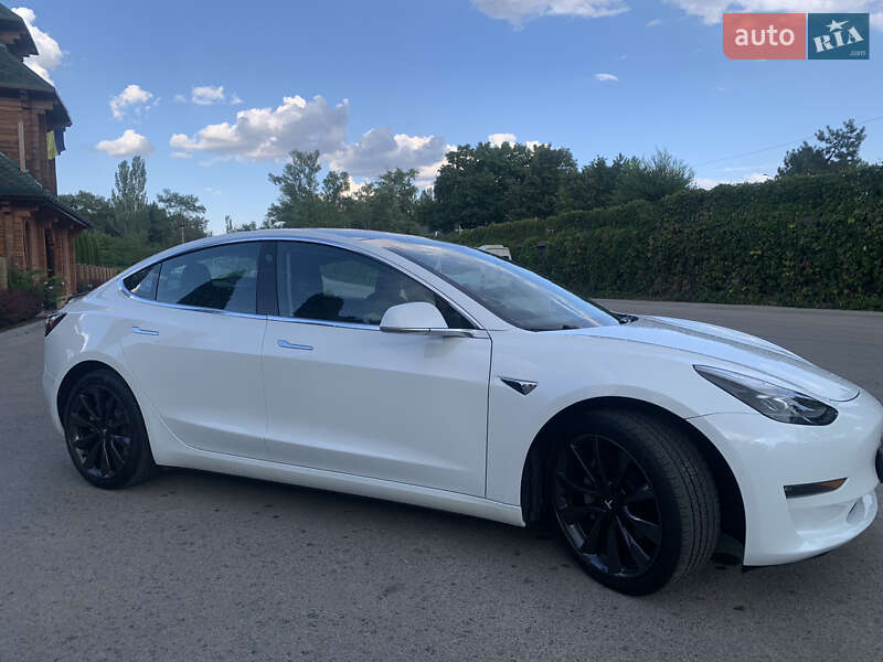 Седан Tesla Model 3 2018 в Днепре