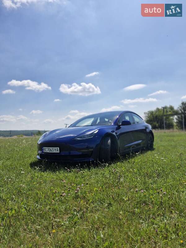 Седан Tesla Model 3 2022 в Миколаєві