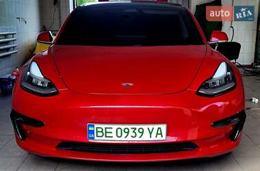 Седан Tesla Model 3 2019 в Николаеве