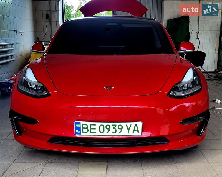 Седан Tesla Model 3 2019 в Николаеве