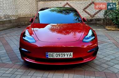 Седан Tesla Model 3 2019 в Николаеве