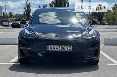 Седан Tesla Model 3 2022 в Києві