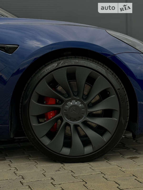 Седан Tesla Model 3 2023 в Ивано-Франковске