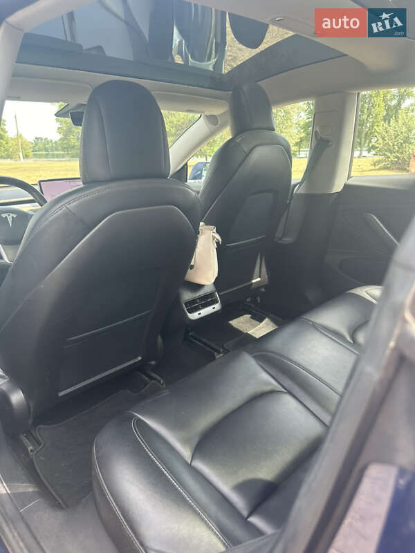 Седан Tesla Model 3 2018 в Каменском