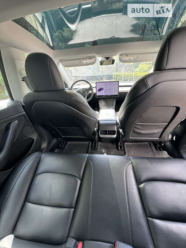 Седан Tesla Model 3 2022 в Києві