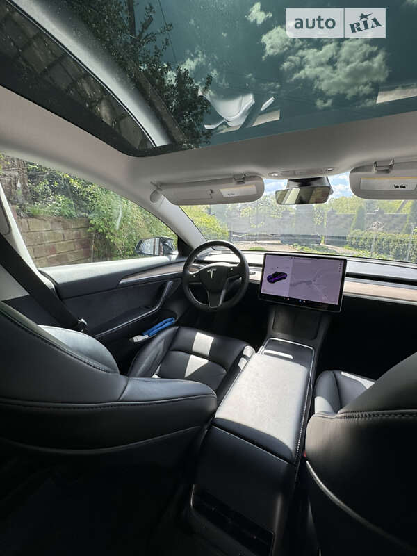 Седан Tesla Model 3 2022 в Києві