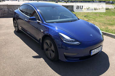 Седан Tesla Model 3 2019 в Киеве