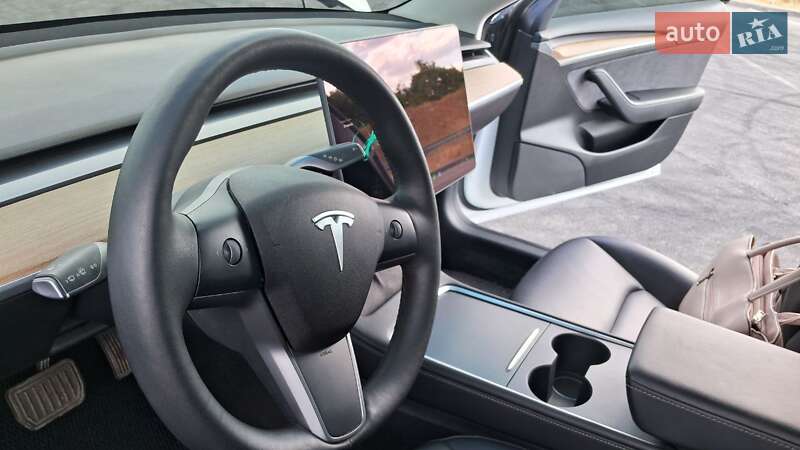 Седан Tesla Model 3 2021 в Полтаве