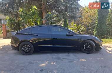 Седан Tesla Model 3 2021 в 