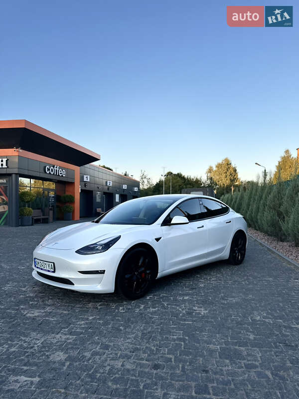 Седан Tesla Model 3 2020 в Києві