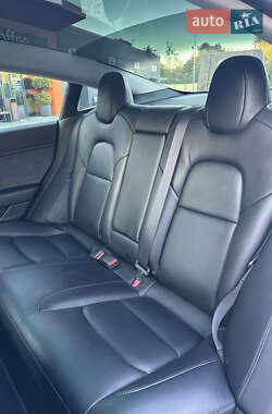 Седан Tesla Model 3 2020 в Киеве