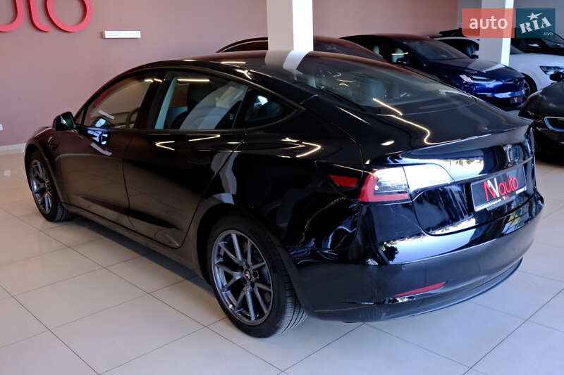 Седан Tesla Model 3 2021 в Одесі