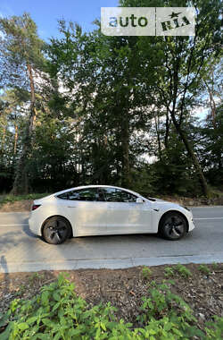 Седан Tesla Model 3 2020 в 