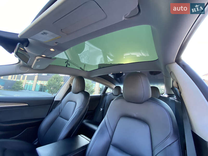 Седан Tesla Model 3 2021 в Хмельницькому