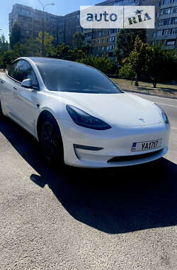 Седан Tesla Model 3 2021 в Дніпрі