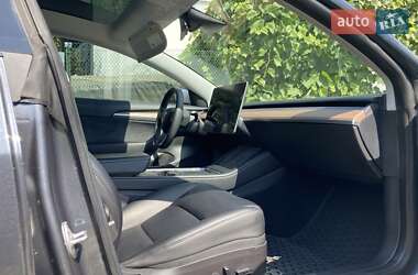 Седан Tesla Model 3 2021 в 