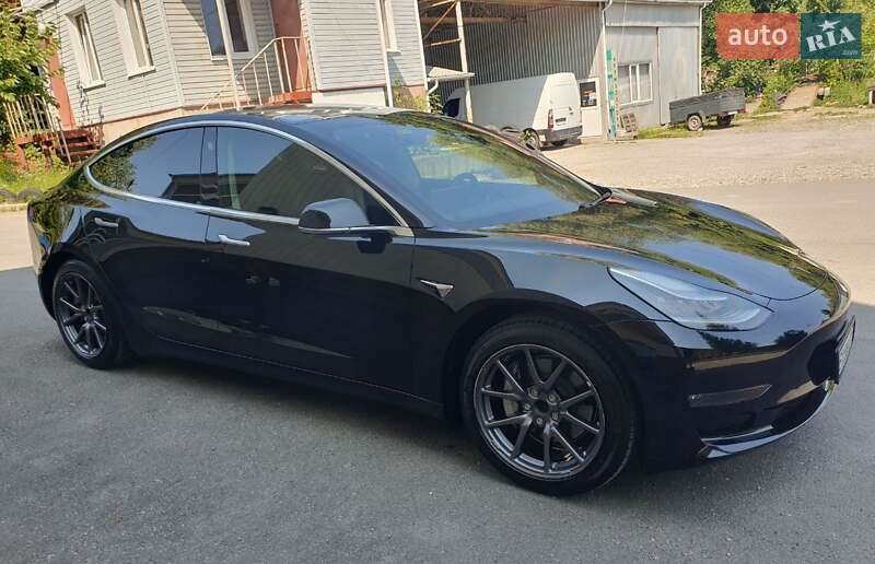 Седан Tesla Model 3 2018 в Хмельницькому