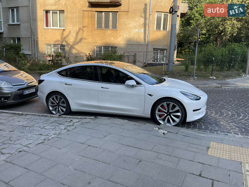Седан Tesla Model 3 2019 в Львове