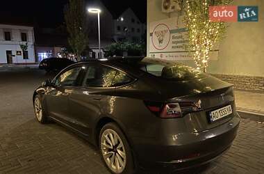 Седан Tesla Model 3 2021 в 