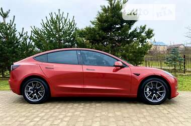 Седан Tesla Model 3 2021 в Львове