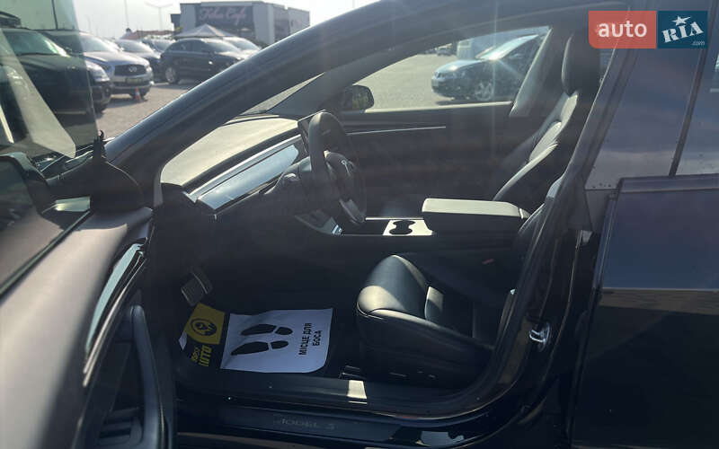 Седан Tesla Model 3 2021 в Мукачевому